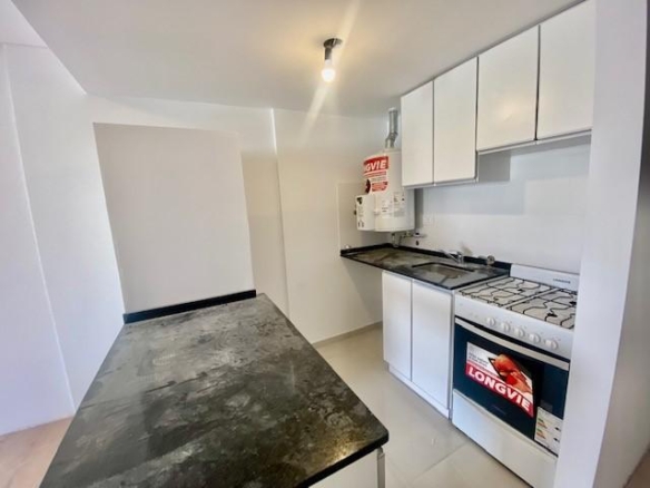 MONTEVIDEO Y 1 DE MAYO - 9 Piso B- Farina Inmobiliaria